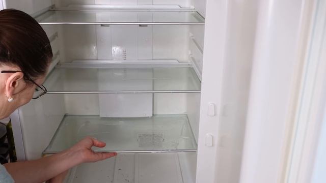 Век живи - Век учись! Отмыть холодильник от жира, грязи, запаха, плесени. Убрать желтизну с пластик смотреть онлайн