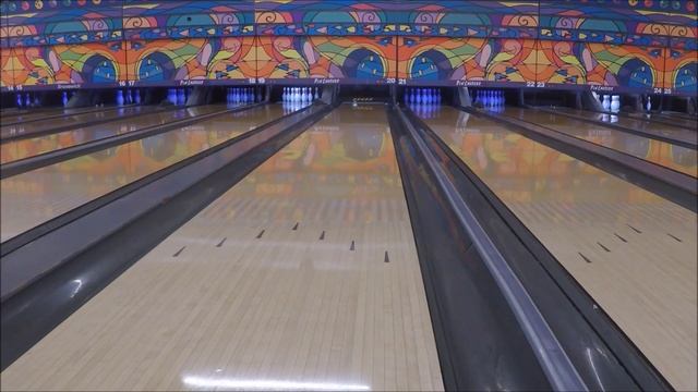 BowlersMart Presents the Track Heat Xtreme Bowling Ball смотреть онлайн