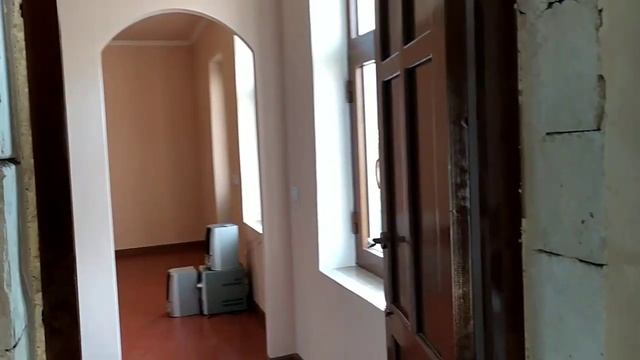 OKAMIZ OTA ONALARI UCHUN ZAMONAVIY VA IXCHA UY QURIB BERISHIBDI BARAK TOPISHSIN смотреть онлайн