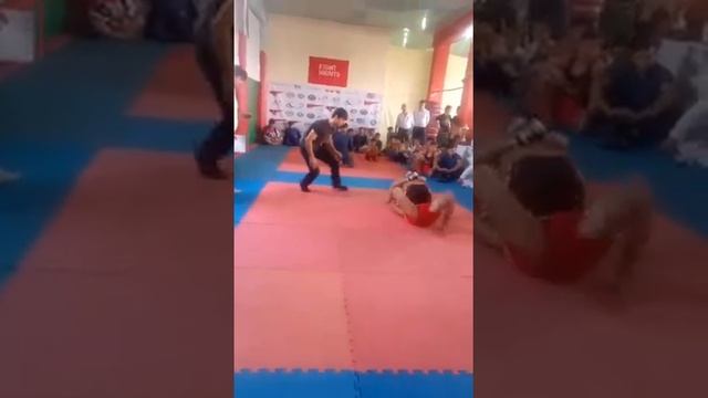 Кулулов Акбар боец н.Рудаки джиу джитсу