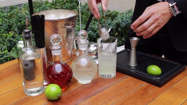 Park Hyatt Vendôme's How To: Dark n'stormy Cocktail смотреть онлайн