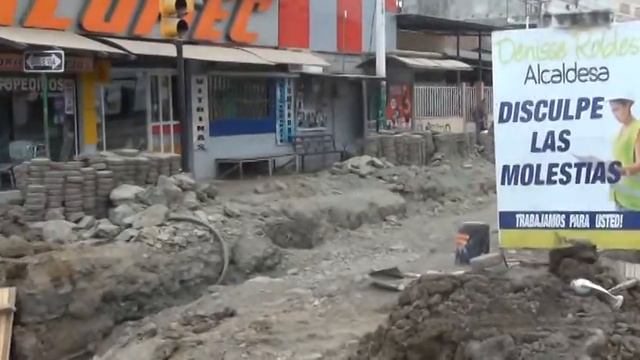 Alcantarillado pluvial y de aguas servidas en Avenida Carlos Julio Arosemena смотреть онлайн