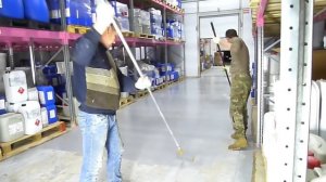 Краска для бетонного пола (склад, гараж, цех). Краска для бетона износостойкая