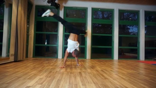 Упражнения для эйр твист (air twist) — брейк данс школа смотреть онлайн