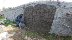 как построить  ЗАБОР  без  кирпича  и навыков  штукатура, из  цемента.  как такой забор поломать.