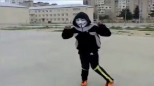 Анонимус танцует под песню БадаБум 1 час.