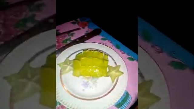 Пробуем экзотику.? Карамбола.?А вы уже пробовали Карамболу? Делитесь впечатлениями,как вам? смотреть онлайн