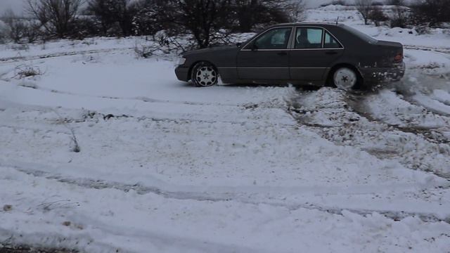 MERCEDES S350 - W140 SNOW DRIFT!!! смотреть онлайн