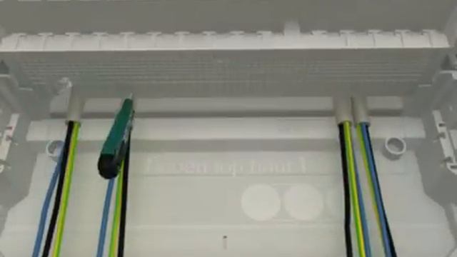 Установка щитка Hager Volta смотреть онлайн