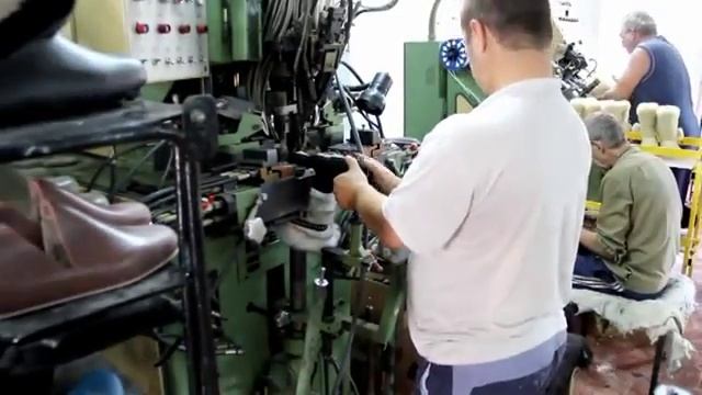 Проиводство унтов в с Махалино смотреть онлайн