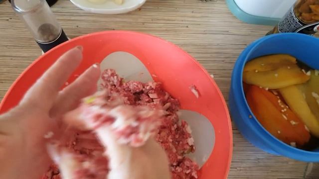 54. Перец  болгарский без корочки с  мясным фаршем