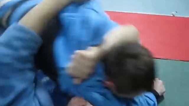Классика дзюдо- удушение нижним краем отворота. смотреть онлайн