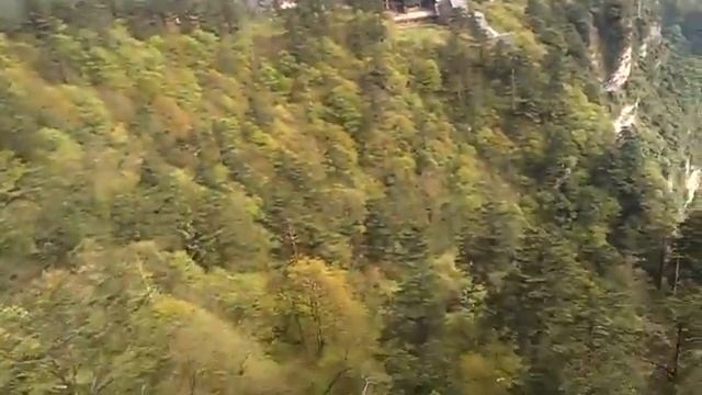 Канатная дорога, спуск с горы Эмейшань / Emei Shan cable way смотреть онлайн