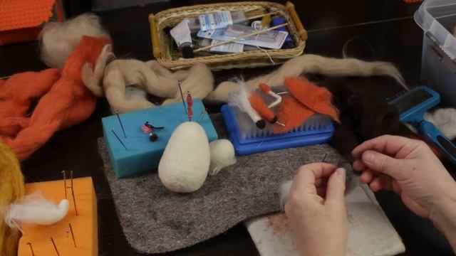 Маленький бычок - мягкий подарок. Видео-урок для начинающих, делаем бычка в технике сухого валяния. смотреть онлайн