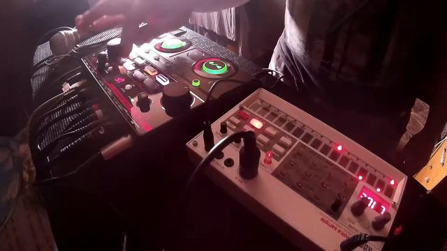 LOGGER nr1 live jam-mix, BOSS RC 202 loop station, KORG VOLCA SAMPLE, looping guitar смотреть онлайн