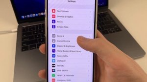 Как поменять язык на iPhone? С английского на русский или наоборот.