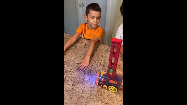 Kids have fun with Domino Train🚂 | #toytesting #dominogame #kidsfun #kidsstories #kidsgames смотреть онлайн