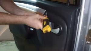 Установка внутренних дверных ручек задних дверей Ларгус