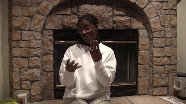 Sign language instructions on how to play the card game Crazy Eights смотреть онлайн