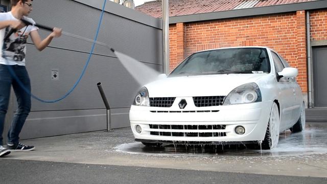 Renault Clio 2004 - One last ride смотреть онлайн