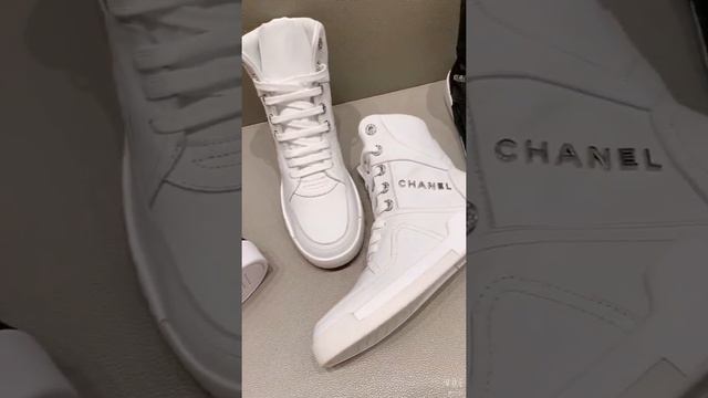 Кеды CHANEL смотреть онлайн