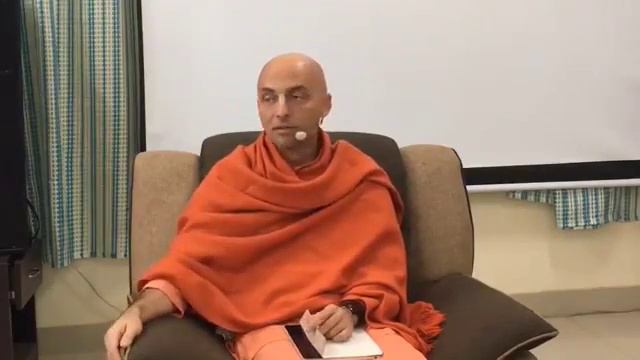 12.1 лекция. Изучение шлок и ответы на вопросы по 2-3 главе БГ (Вриндаван, 18.12.2017) смотреть онлайн