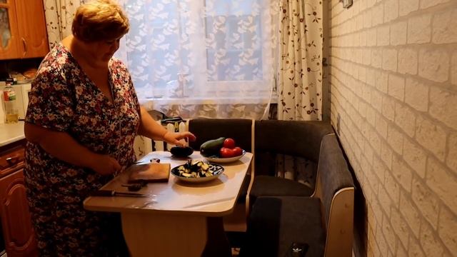 Вкуснейшее блюдо(фарш с овощами) смотреть онлайн