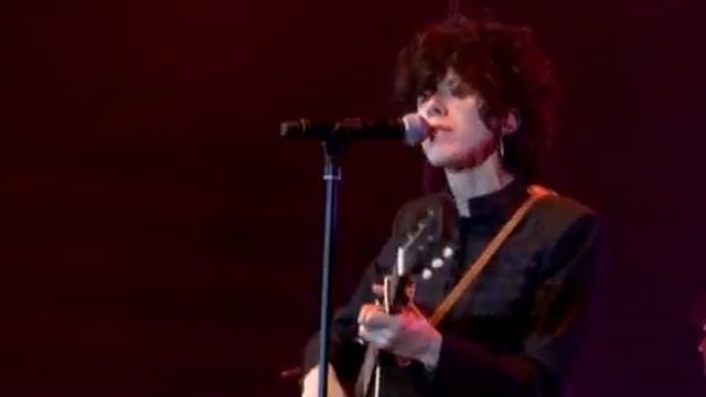 Interview With Singer-songwriter LP