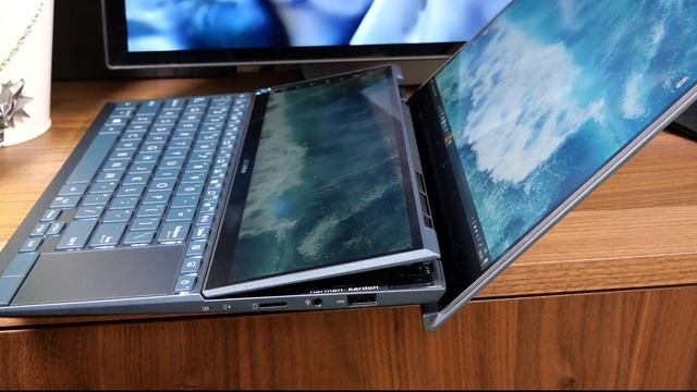 Le ZenBook Duo 14 (2021) d'ASUS est-il suffisamment costaud en création ? смотреть онлайн