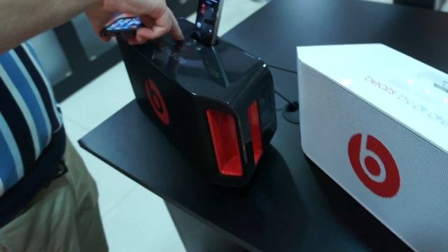 Monster Beatbox Portable смотреть онлайн