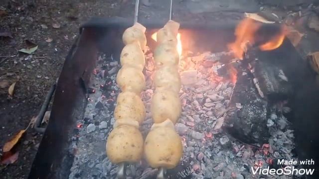 Шашлык из свинины+ Картофель с салом на мангале . смотреть онлайн