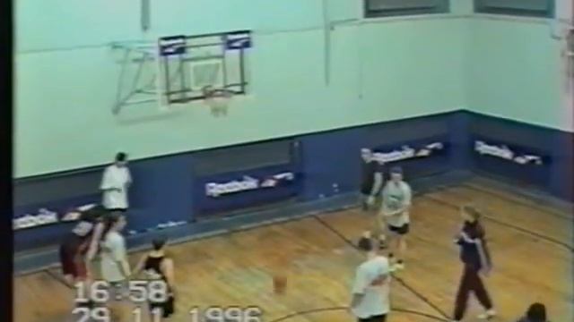 Баскетбол МГУ, Географический факультет 2 курс-1 курс 29.11.1996 смотреть онлайн