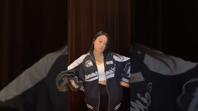 Must have? #sanrio #cinnamoroll #kuromi #fashion #jacket #racerjacket #ootd #cute #kawaii #shorts смотреть онлайн