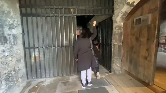 EDINBURGH CASTLE ? | What's Inside the Castle? | Full Tour of Edinburgh Castle | Jan Vergel YOLO смотреть онлайн