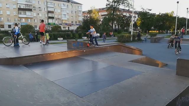 BMX. Нижний Тагил. Еда BMX-ов. Супер дэнц. Сделал больше 1080. смотреть онлайн