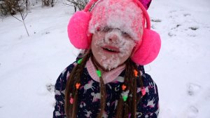 Выпал СНЕГ ! Милана катается на тюбинге. Milana Like