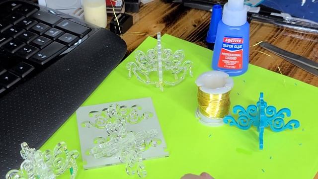 Dollhouse Chandelier смотреть онлайн