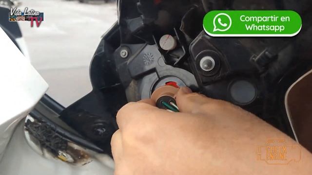 Cambio de bombillo o foco de faro de Toyota Rav4 - CHECK ENGINE |S04 E01| #toyota #toyotarav4 #rav4 смотреть онлайн