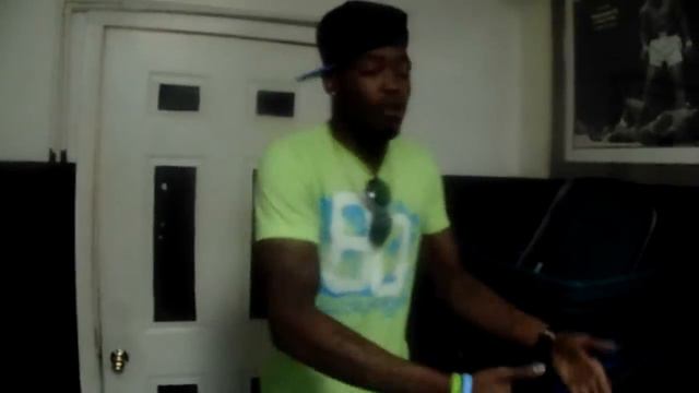 Savi Savage Spontaneous Freestyle In Da Shop. смотреть онлайн