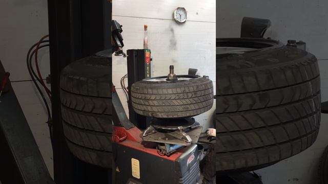 Демонтаж бронированного колеса Pax Sistem смотреть онлайн