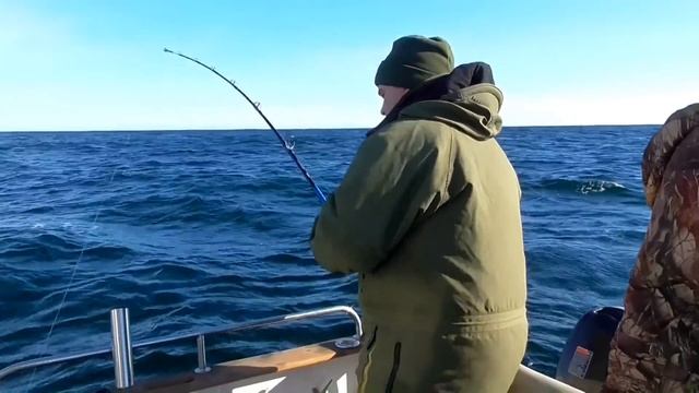 Морская рыбалка в Териберке . ( Открытие сезона ) смотреть онлайн