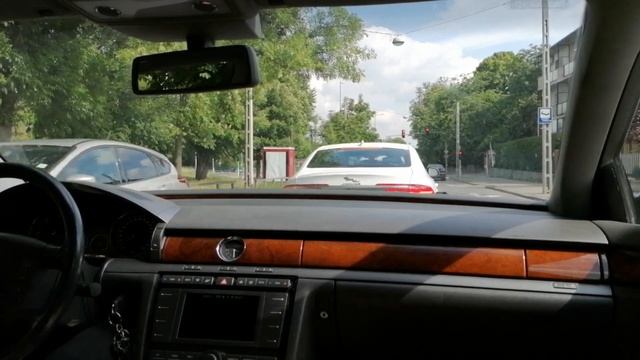 Volkswagen Phaeton 5.0 V10 TDI cruising (POV driving) смотреть онлайн
