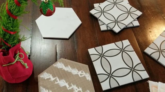 Подготовка к Новому году. МК Нарядные подставки. / DIY trivets made from a leftover tiles. смотреть онлайн