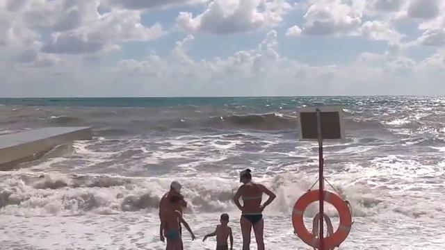 Ужас страшно огромные волны смотреть онлайн