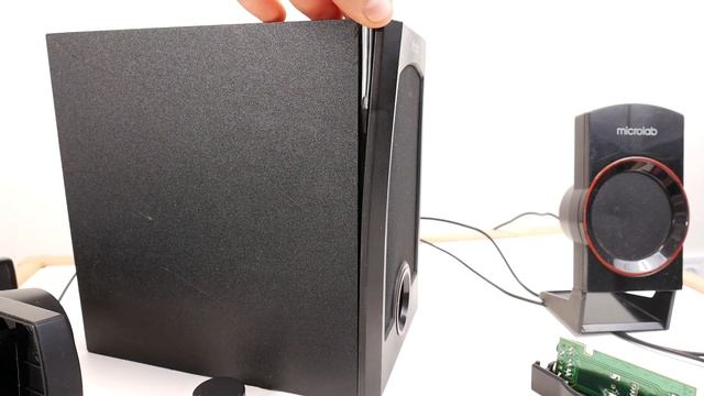 Look inside Microlab M-111 PC multimedia 2.1 speakers смотреть онлайн