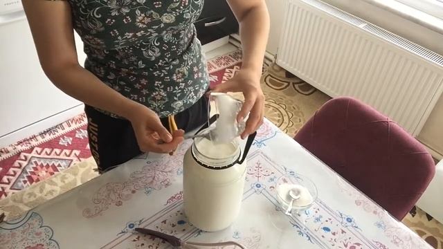 Как готовиться "ТУРЕЦКИЙ ЙОГУРТ" (рецепт натурального йогурта)/Түрік йогурты қалай дайындалады? смотреть онлайн