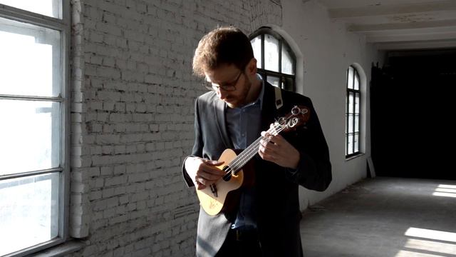 Bach - Prelude from Cello Suite no. 1 on unaccompanied ukulele (Gergely Bándi) смотреть онлайн
