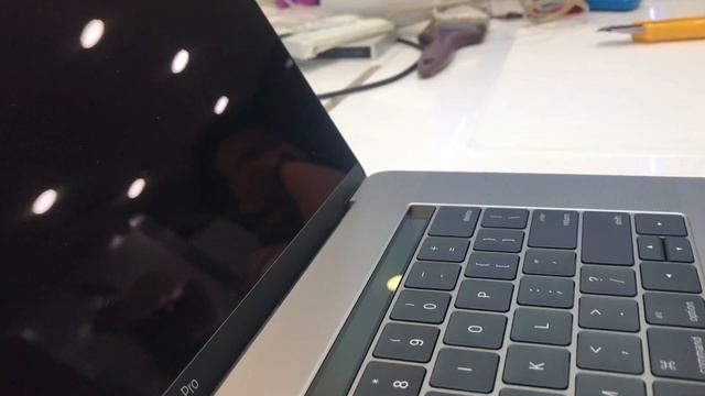 Đập Hộp MLH42 - Macbook Pro Touch Bar 2017 15 Inch
