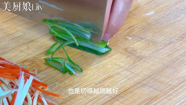 年夜飯必備吉祥菜「年年有魚」，肉質鮮嫩不腥，好吃好做寓意好，【麗麗廚房】，#清蒸鱸魚的做法，#清蒸鱸魚料理，#清蒸鱸魚食譜，#家常菜，#美食，#cooking，#food，#Recipe，#清蒸鱸魚