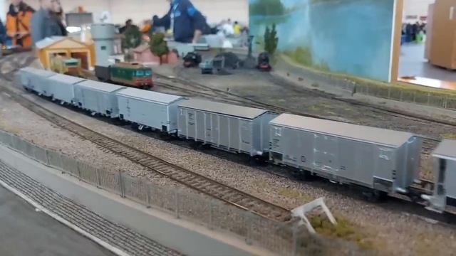 "MODEL EXPO ITALY VERONA 2023" GIRO COMPLETO DELLA FIERA смотреть онлайн